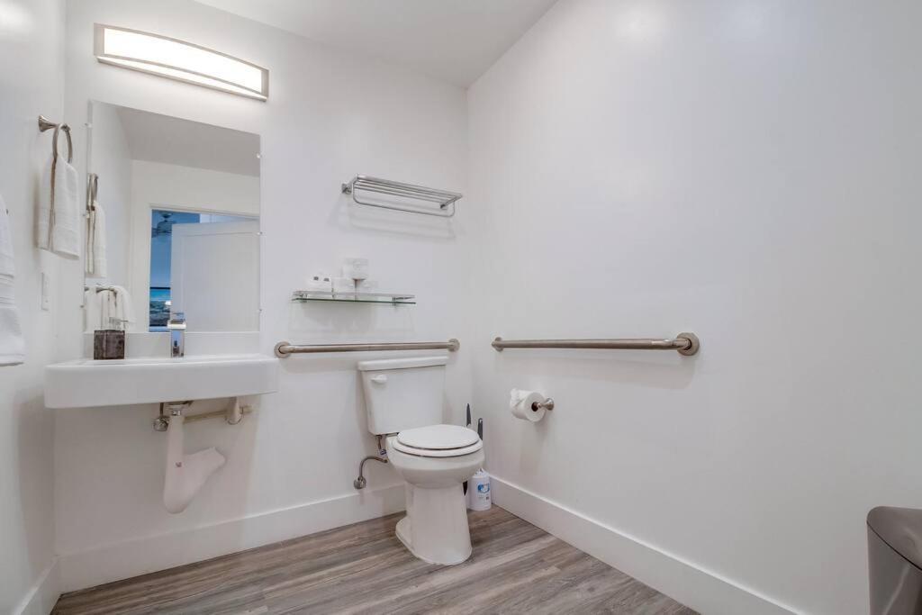 Park Blvd Paradise 303 King Bed With A Private Spa San Diego Exterior photo