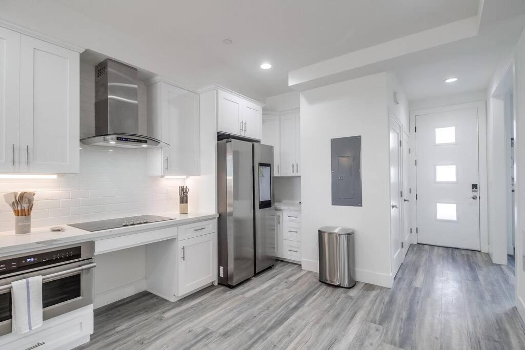 Park Blvd Paradise 303 King Bed With A Private Spa San Diego Exterior photo